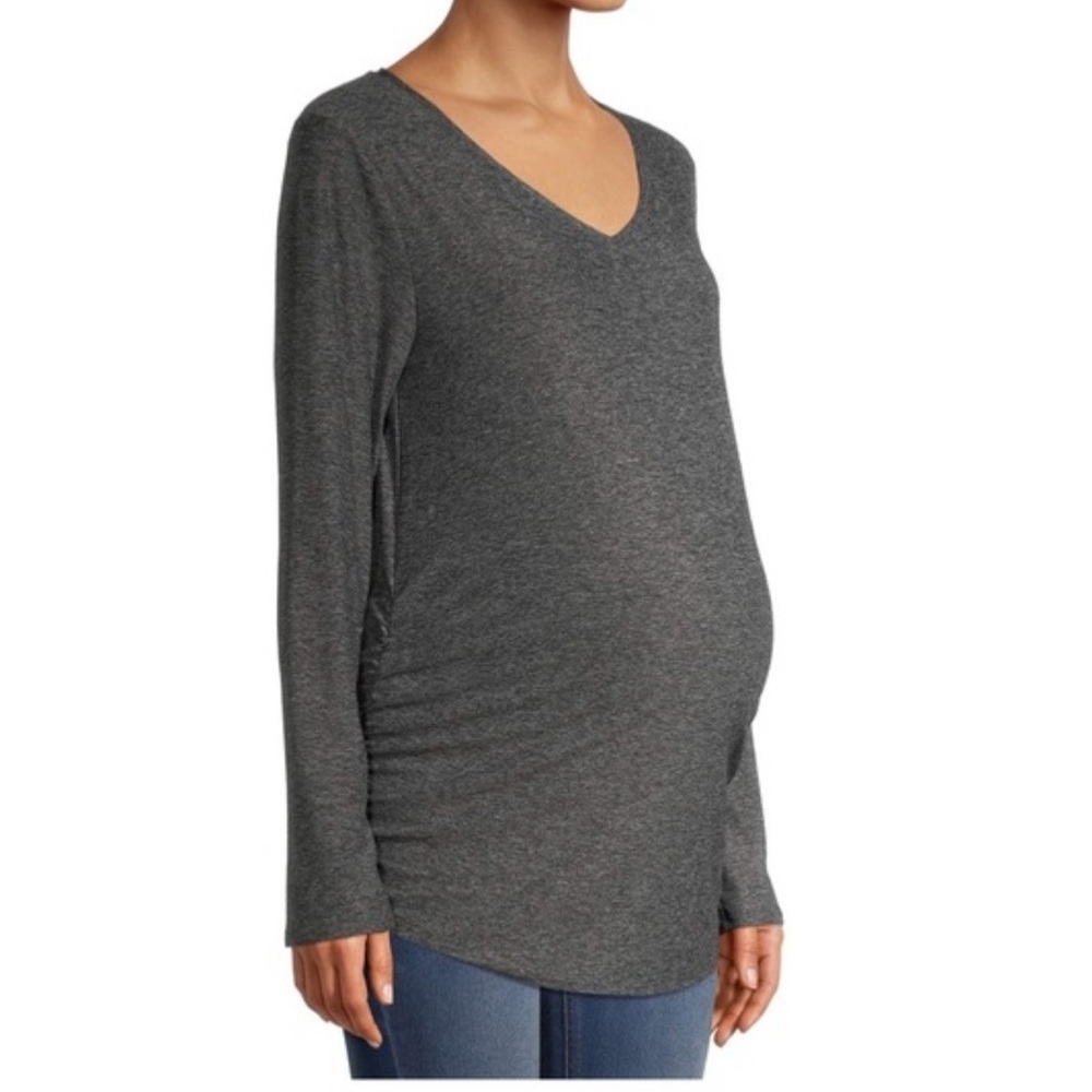 Maternity V-Neck T-shirt with Long Sleeves